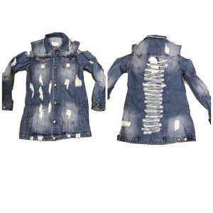 Women’s distressed medium wash jean jacket NWT